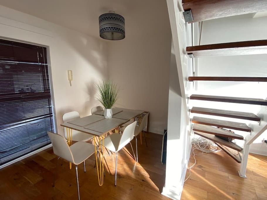 Central Sea View Maisonette 哈斯丁 外观 照片